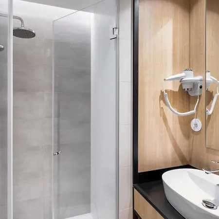 B&B HOTEL Guimarães Hotel 3*