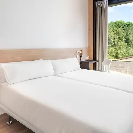 B&B HOTEL Guimarães Hotel 3*