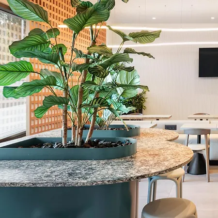 B&B Hotel Guimaraes Hotel
