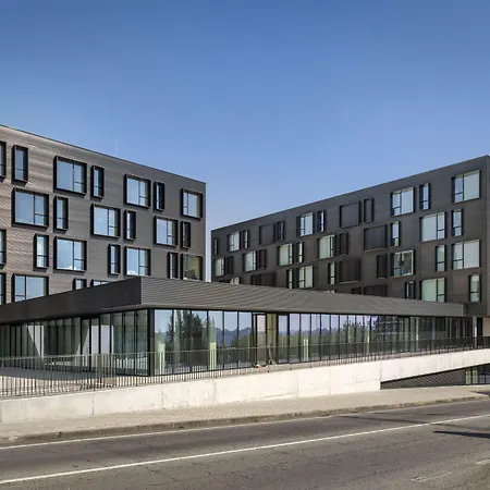 B&B Hotel Guimaraes 酒店